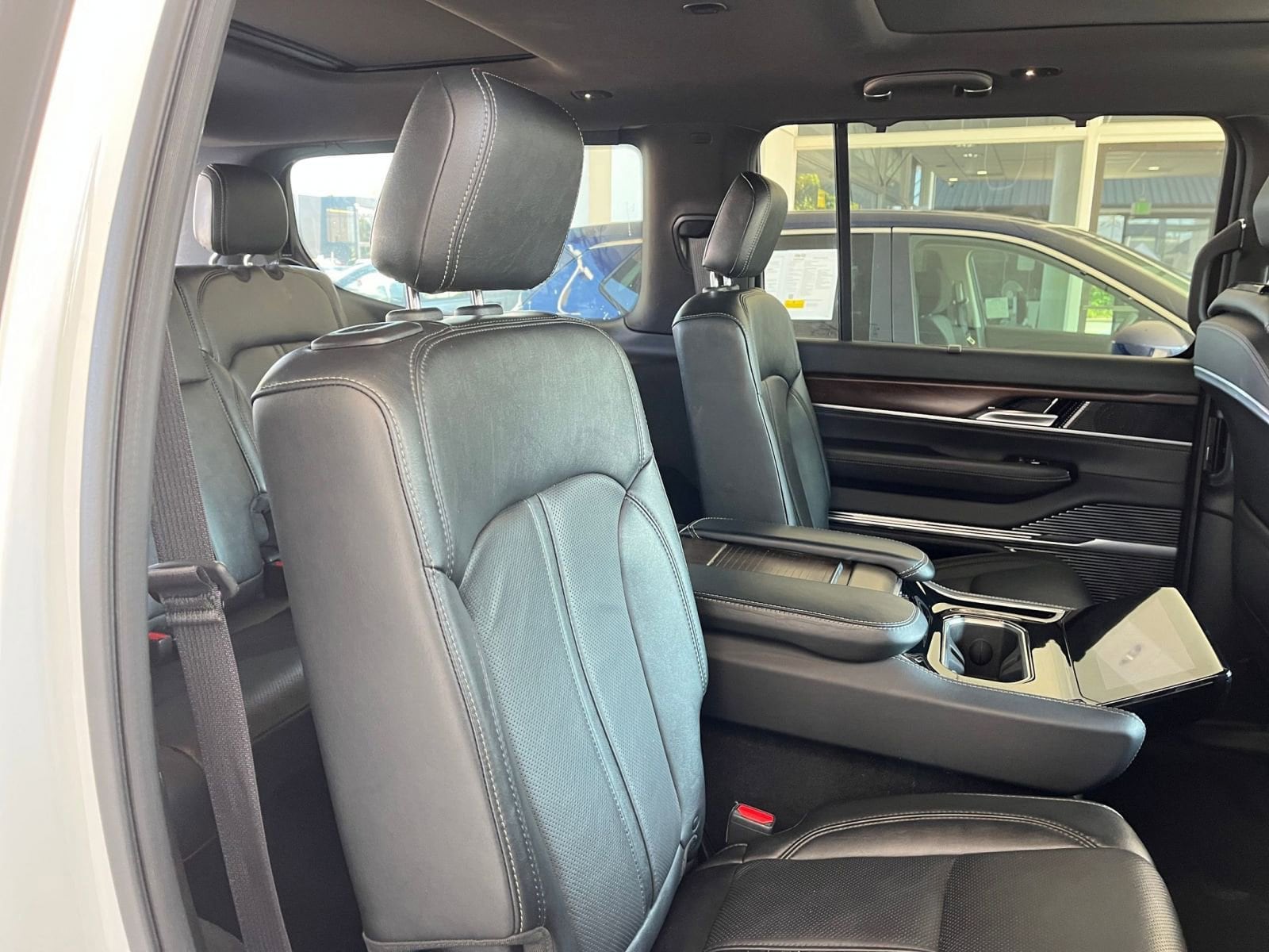 Thumbnail: 2023 Jeep Grand Wagoneer - 34