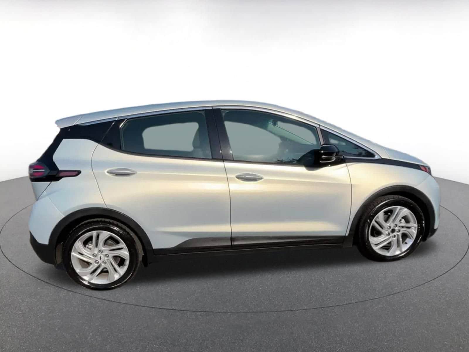 Thumbnail: 2023 Chevrolet Bolt EV - 16