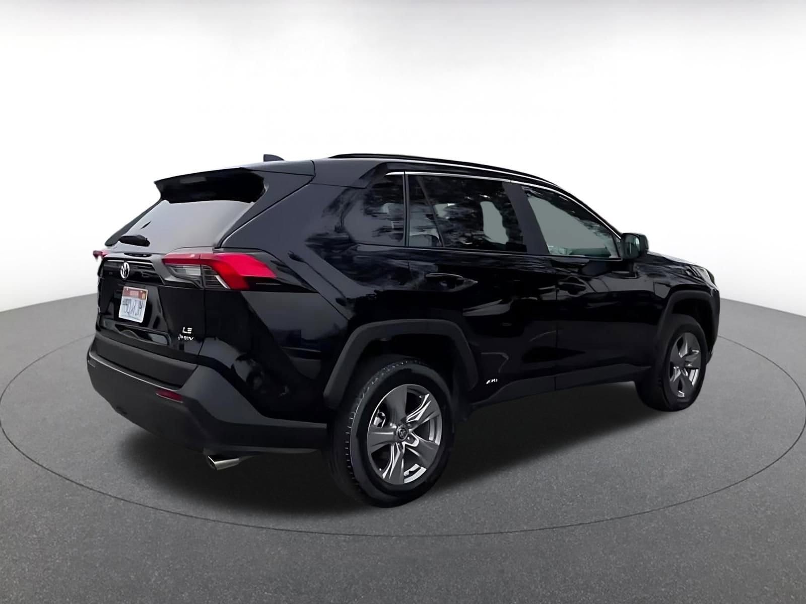 Thumbnail: 2025 Toyota RAV4 - 15