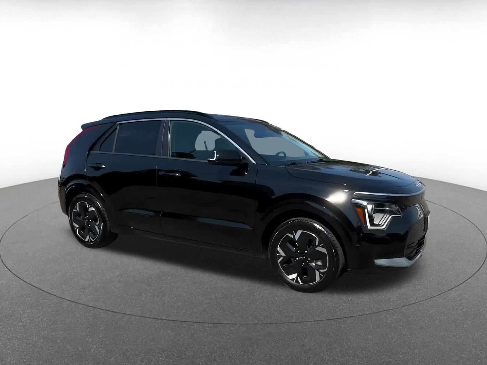 Thumbnail: 2023 Kia Niro - 2