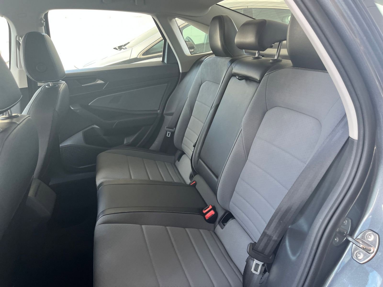 Thumbnail: 2025 Volkswagen Jetta - 25