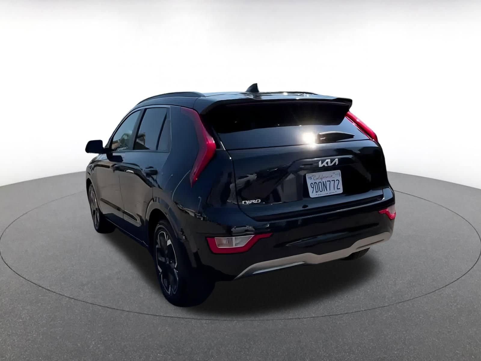 Thumbnail: 2023 Kia Niro - 9