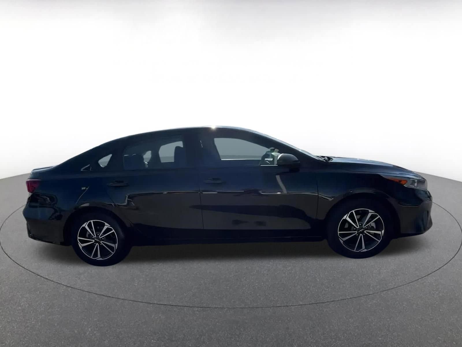 Thumbnail: 2024 Kia Forte - 13