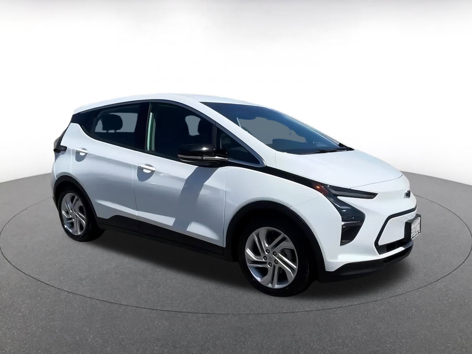 Thumbnail: 2023 Chevrolet Bolt EV - 2