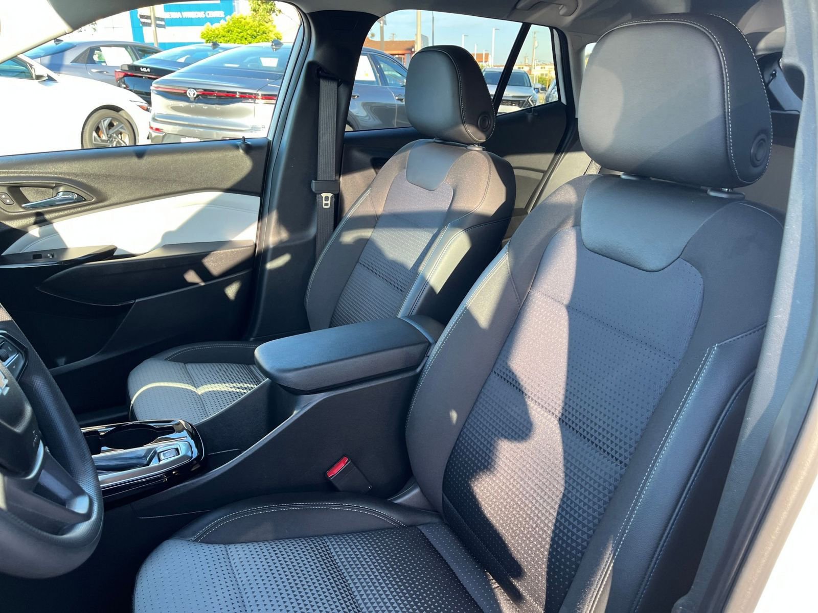 Thumbnail: 2025 Chevrolet Trax - 28