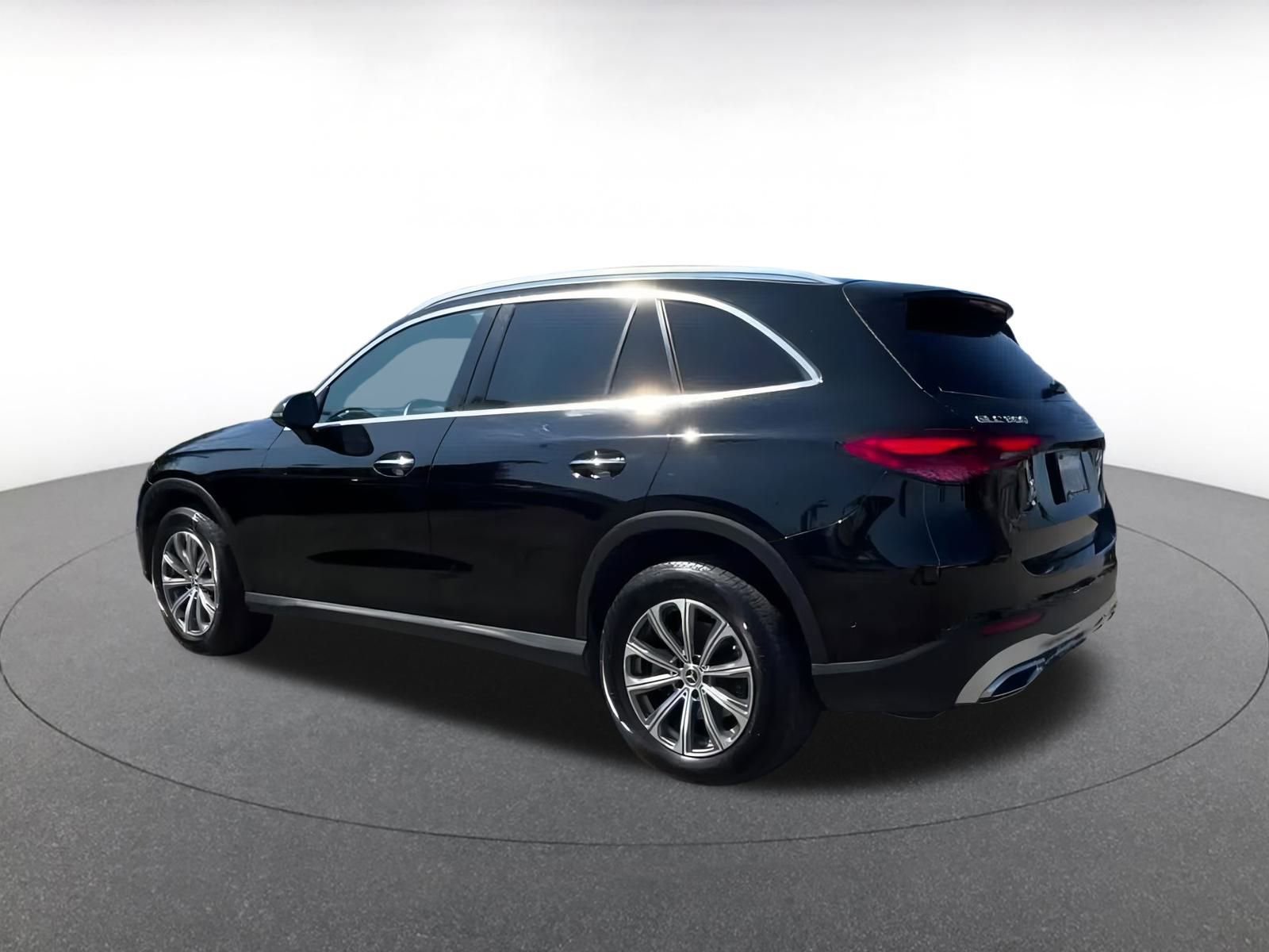 Thumbnail: 2024 Mercedes-Benz GLC - 10