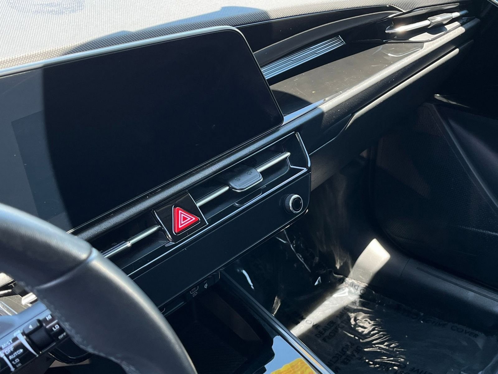 Thumbnail: 2023 Kia Niro - 17