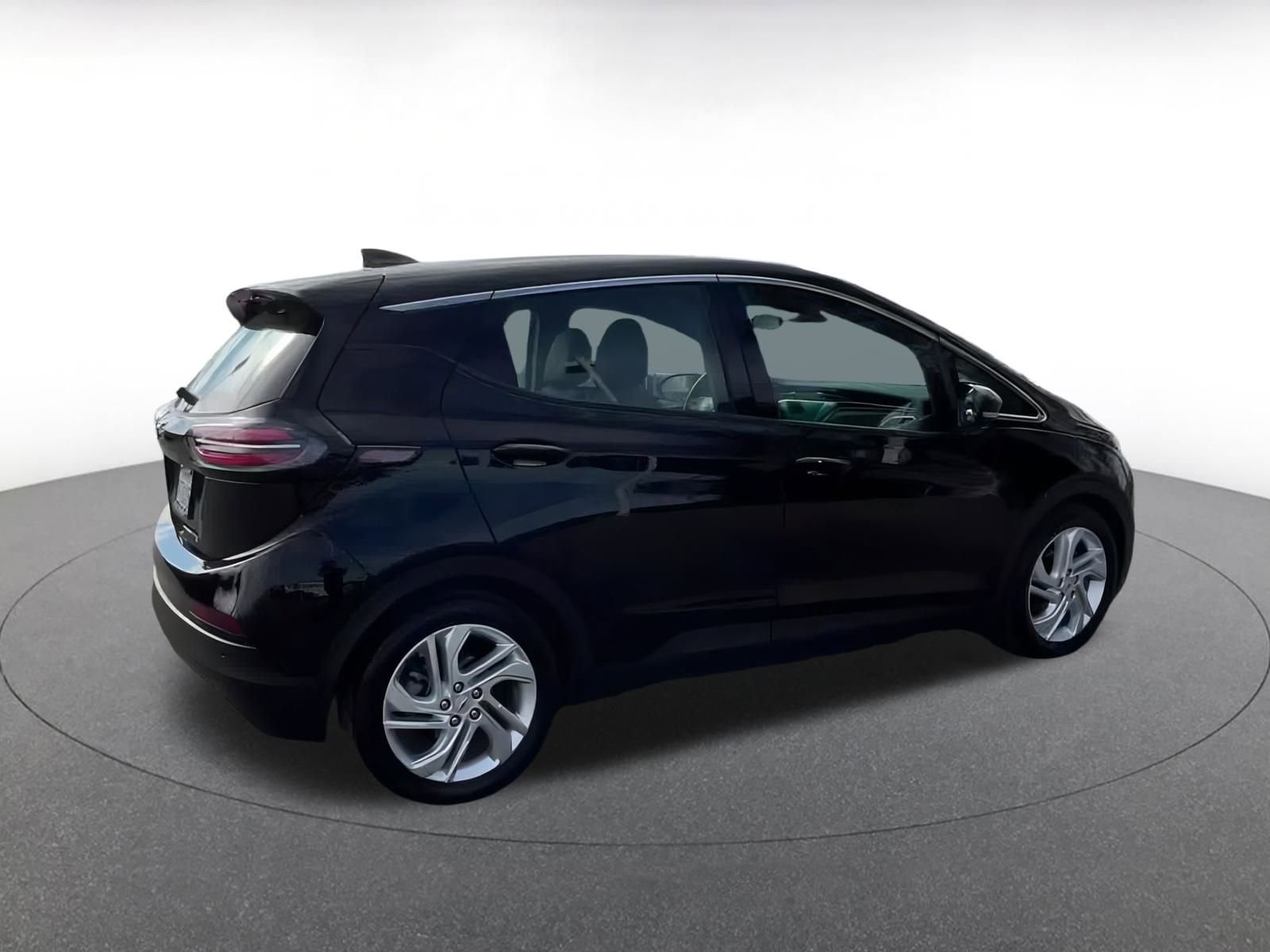 Thumbnail: 2023 Chevrolet Bolt EV - 12