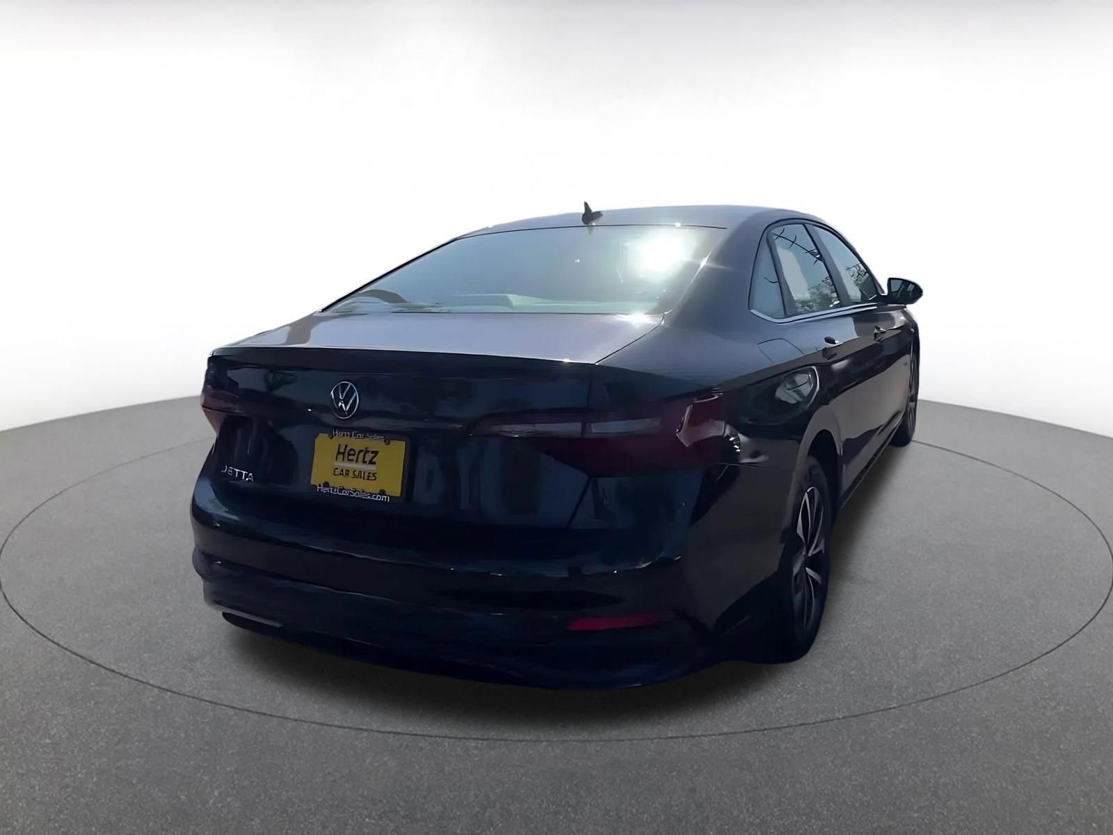 Thumbnail: 2024 Volkswagen Jetta - 14
