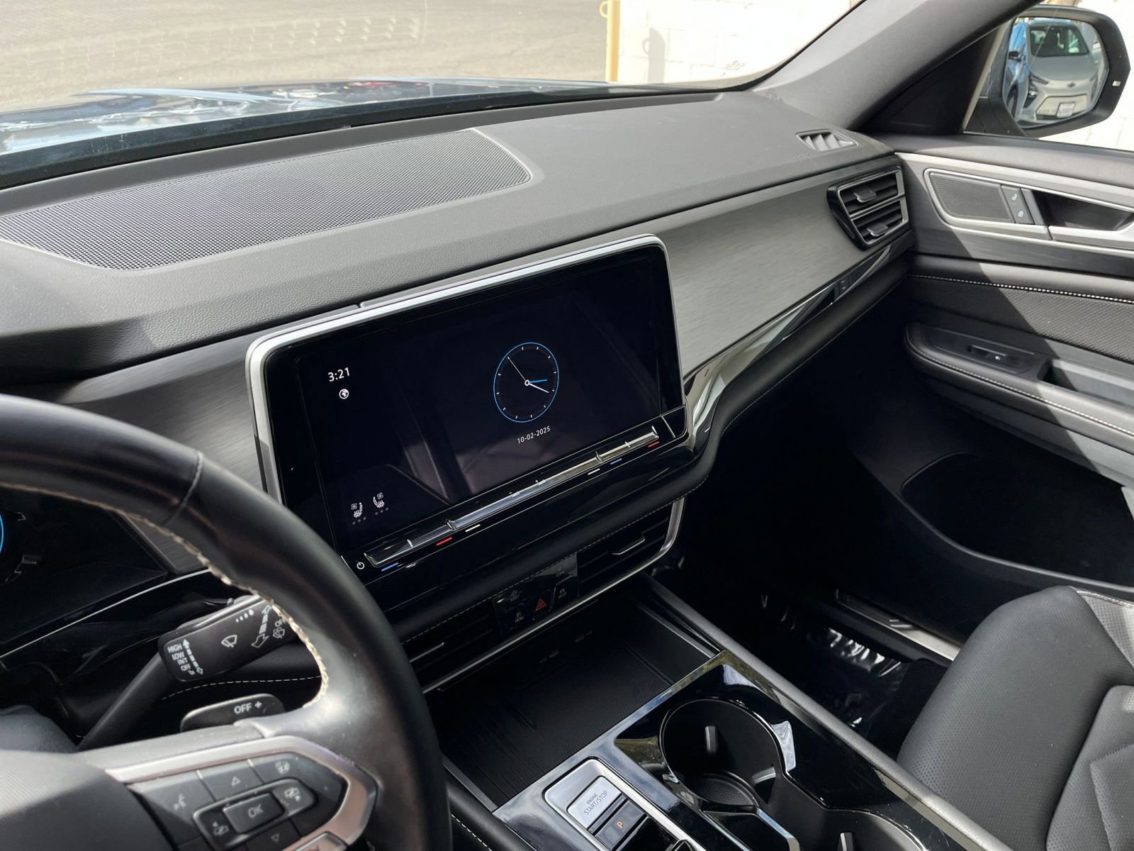 Thumbnail: 2025 Volkswagen Atlas - 18