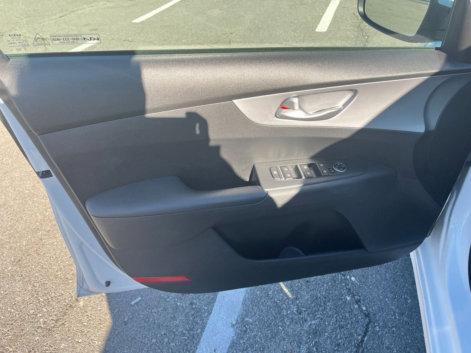 Thumbnail: 2023 Kia Forte - 20