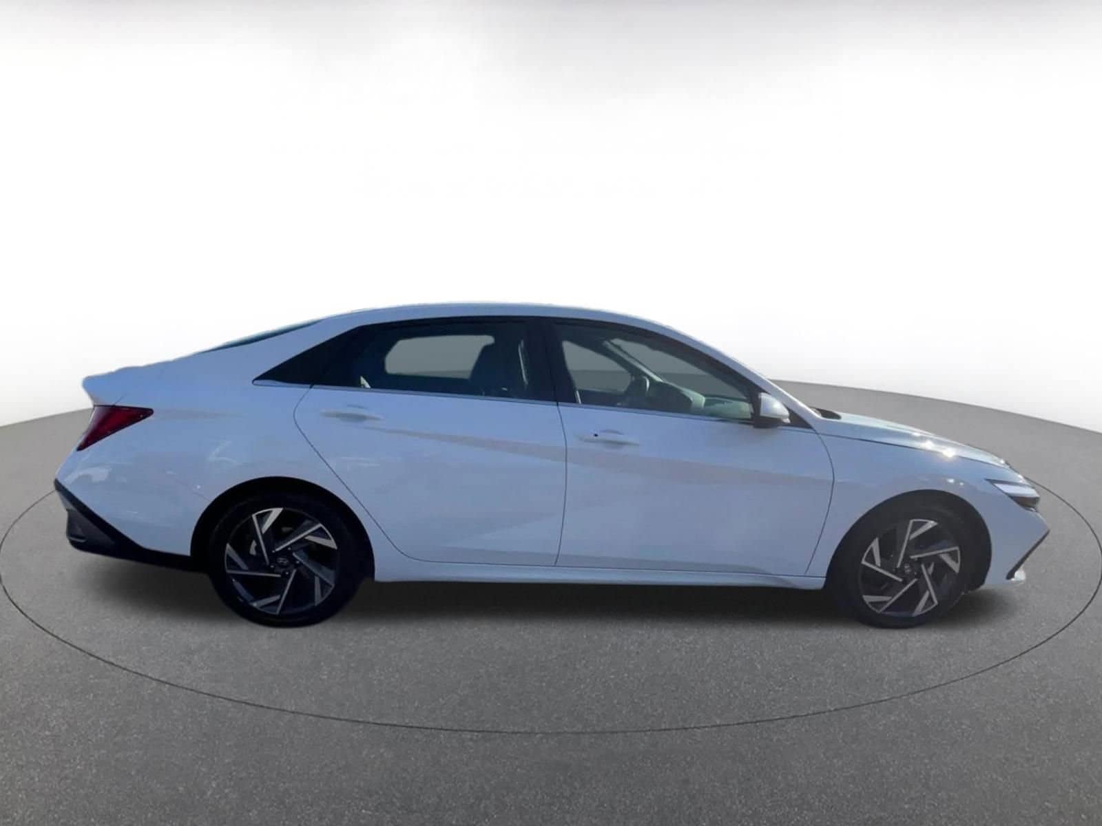 Thumbnail: 2025 Hyundai Elantra - 16