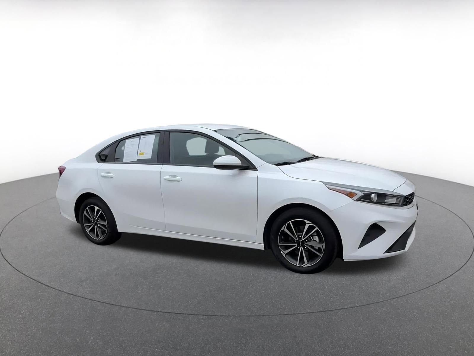 2024 Kia Forte LXS 2