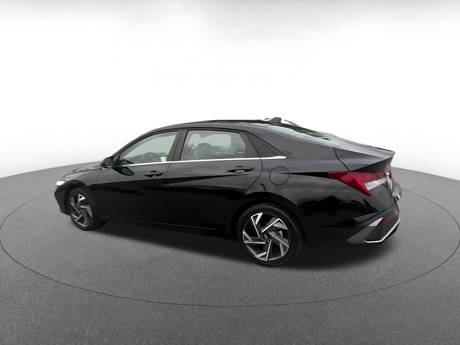 Thumbnail: 2025 Hyundai Elantra - 10