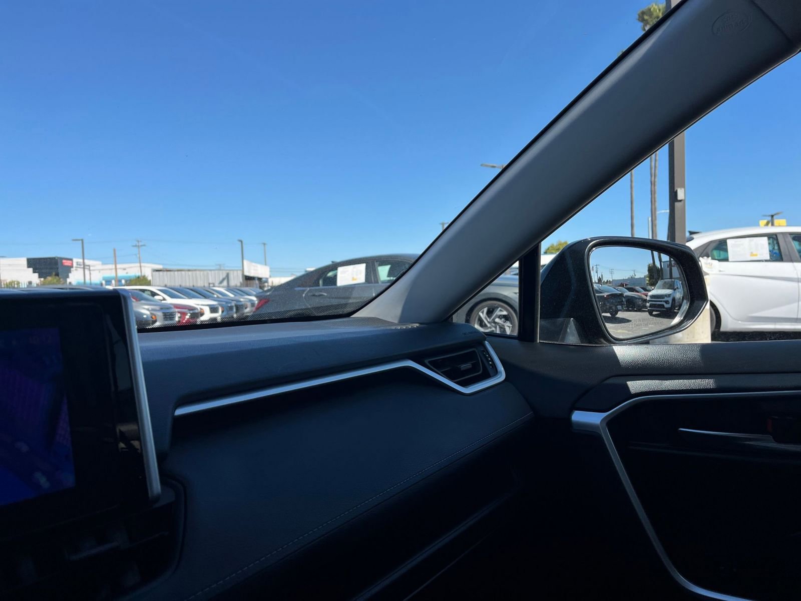 Thumbnail: 2025 Toyota RAV4 - 34