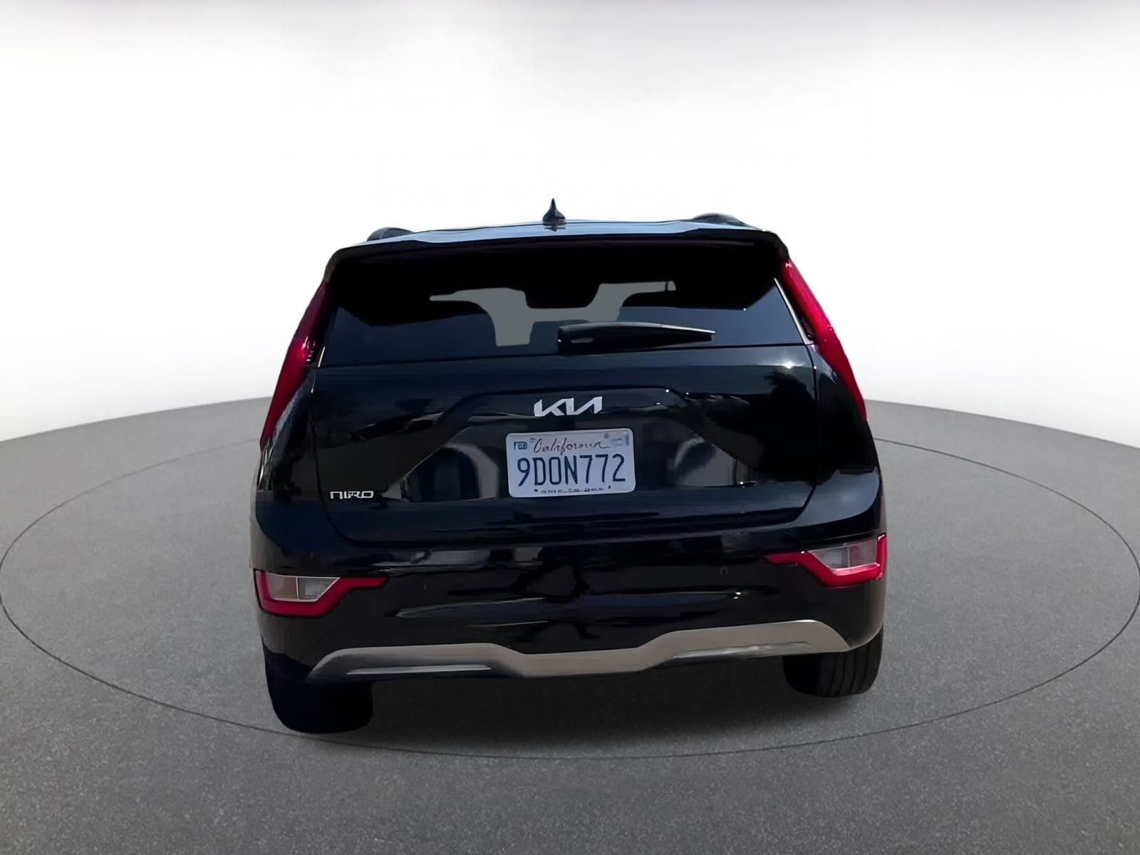 Thumbnail: 2023 Kia Niro - 10