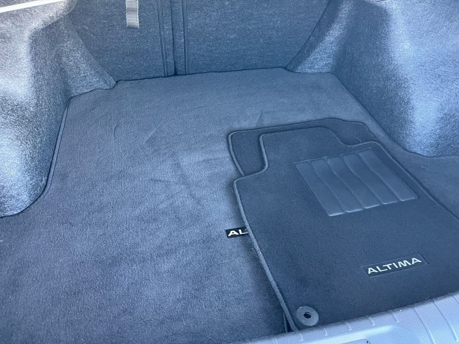 Thumbnail: 2025 Nissan Altima - 32