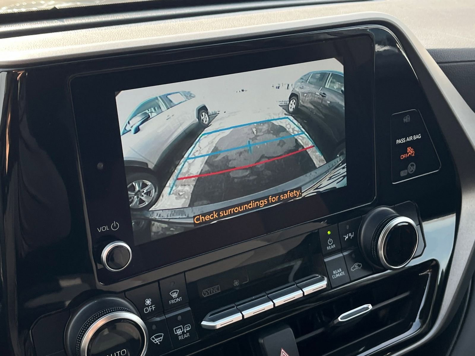 Thumbnail: 2025 Toyota Highlander - 17