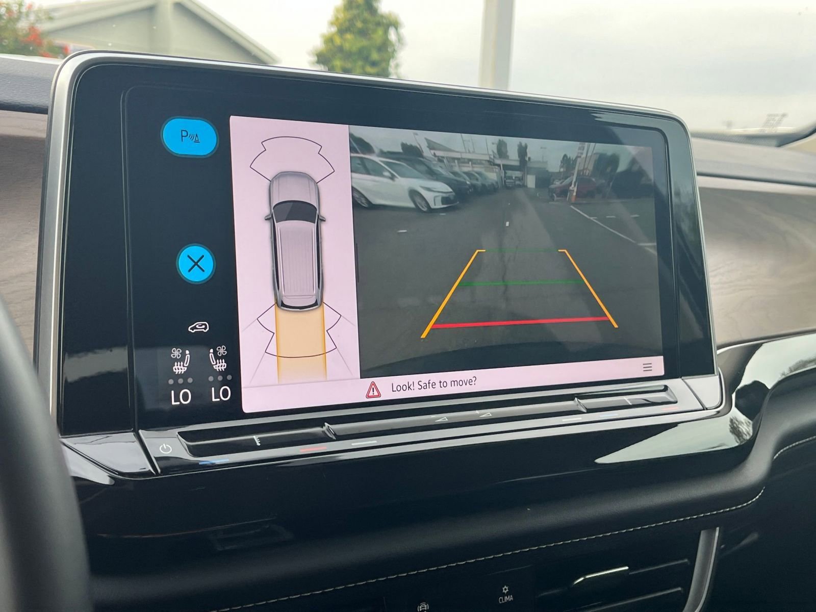 Thumbnail: 2025 Volkswagen Atlas - 17