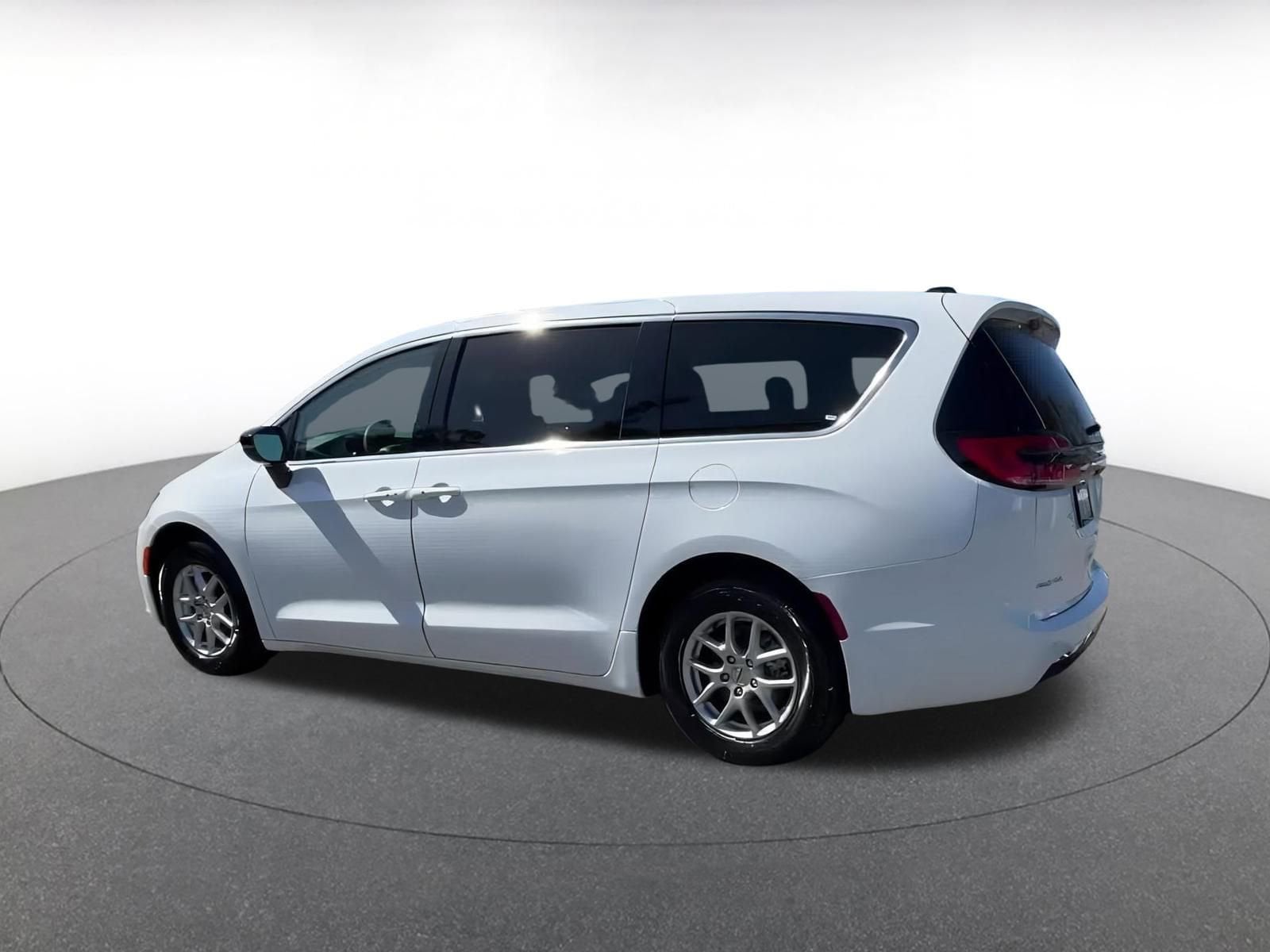 2024 Chrysler Pacifica Touring L 7