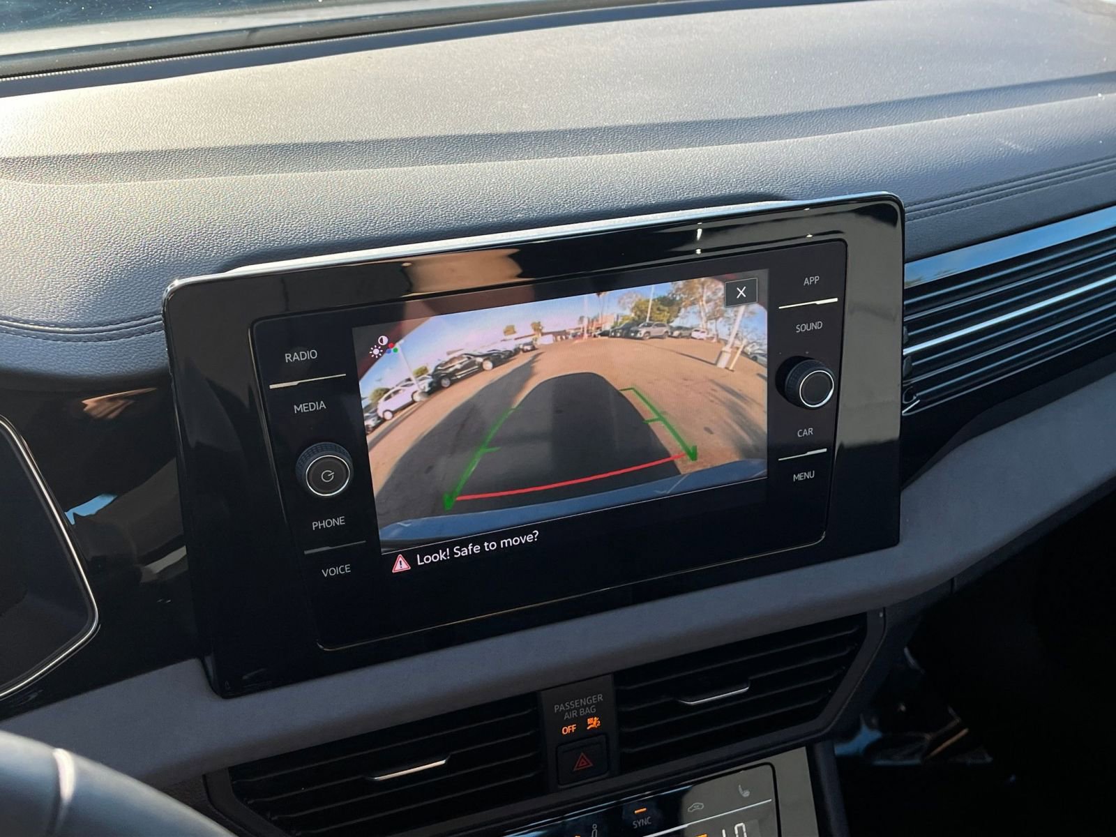 Thumbnail: 2025 Volkswagen Jetta - 17