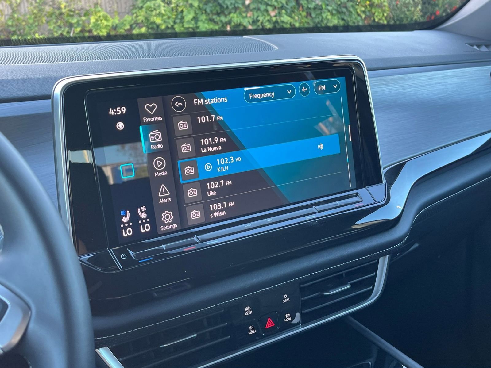 Thumbnail: 2025 Volkswagen Atlas - 21