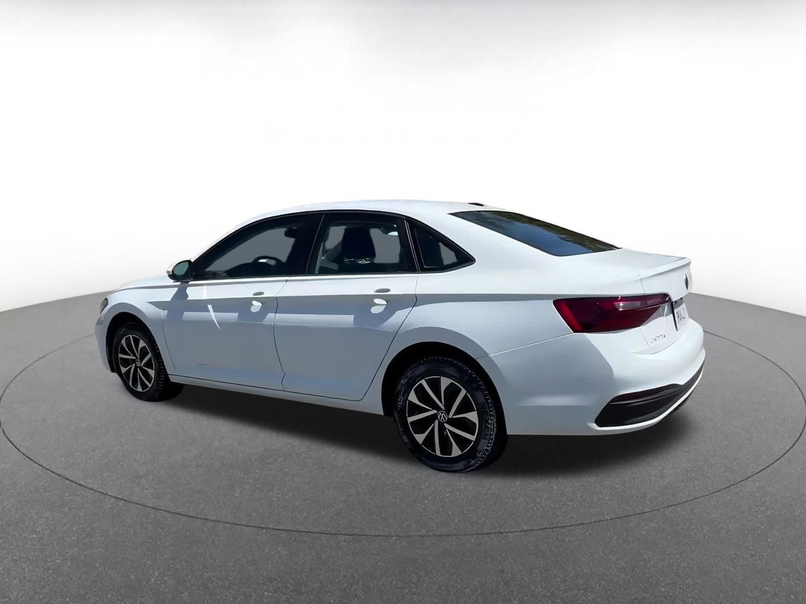 2024 Volkswagen Jetta S 8