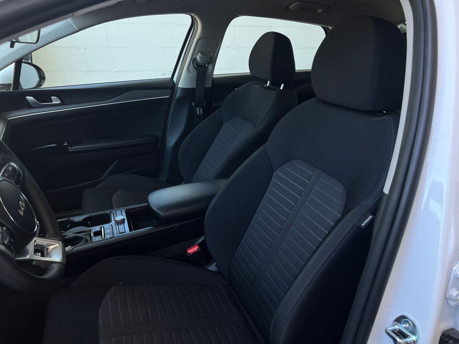 Thumbnail: 2025 Kia K5 - 28