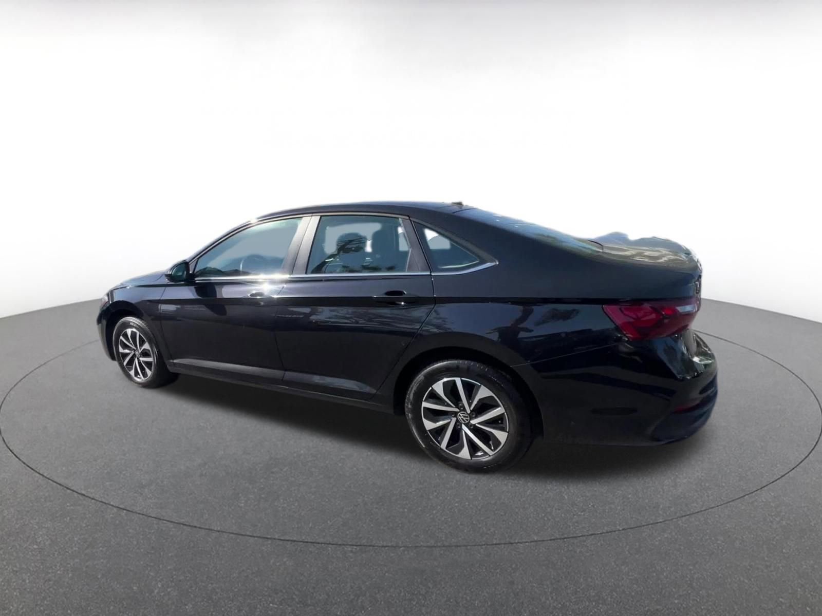 Thumbnail: 2024 Volkswagen Jetta - 11