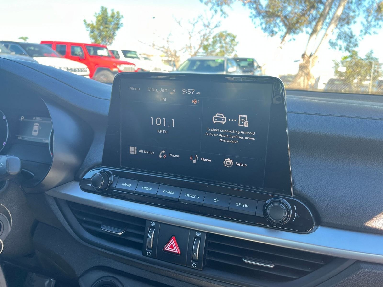 Thumbnail: 2023 Kia Forte - 21