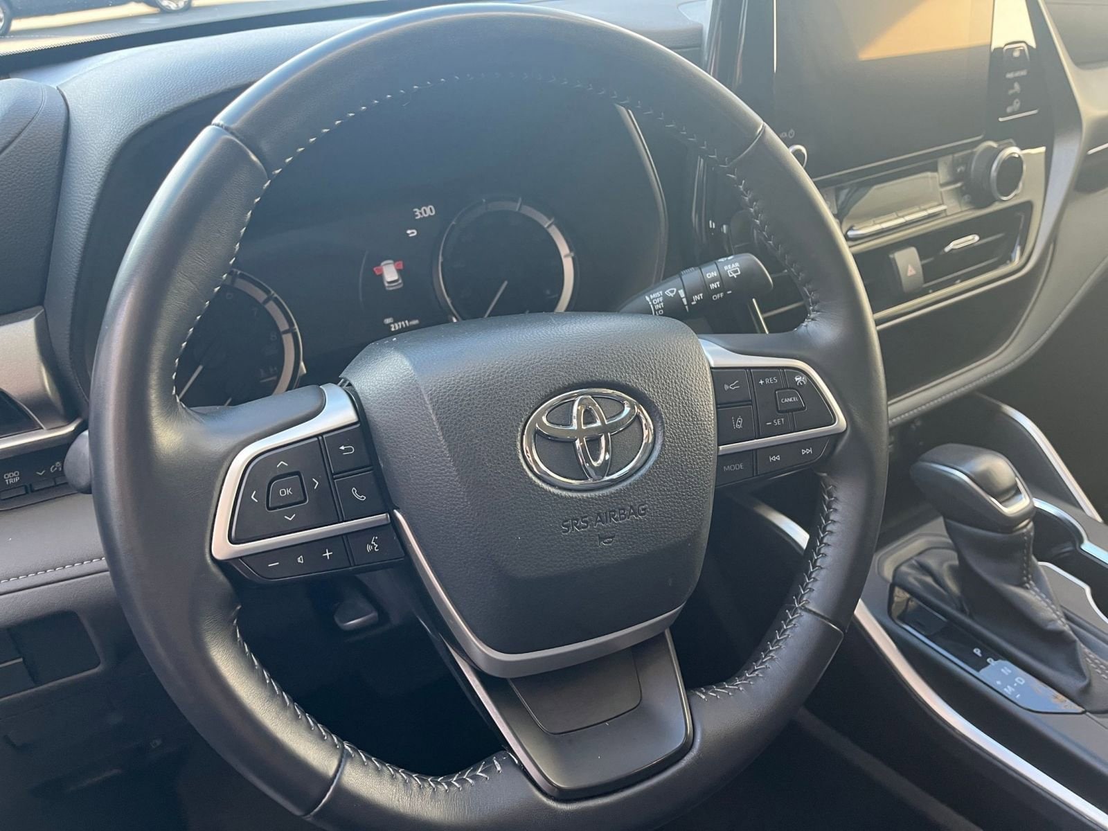 Thumbnail: 2025 Toyota Highlander - 29