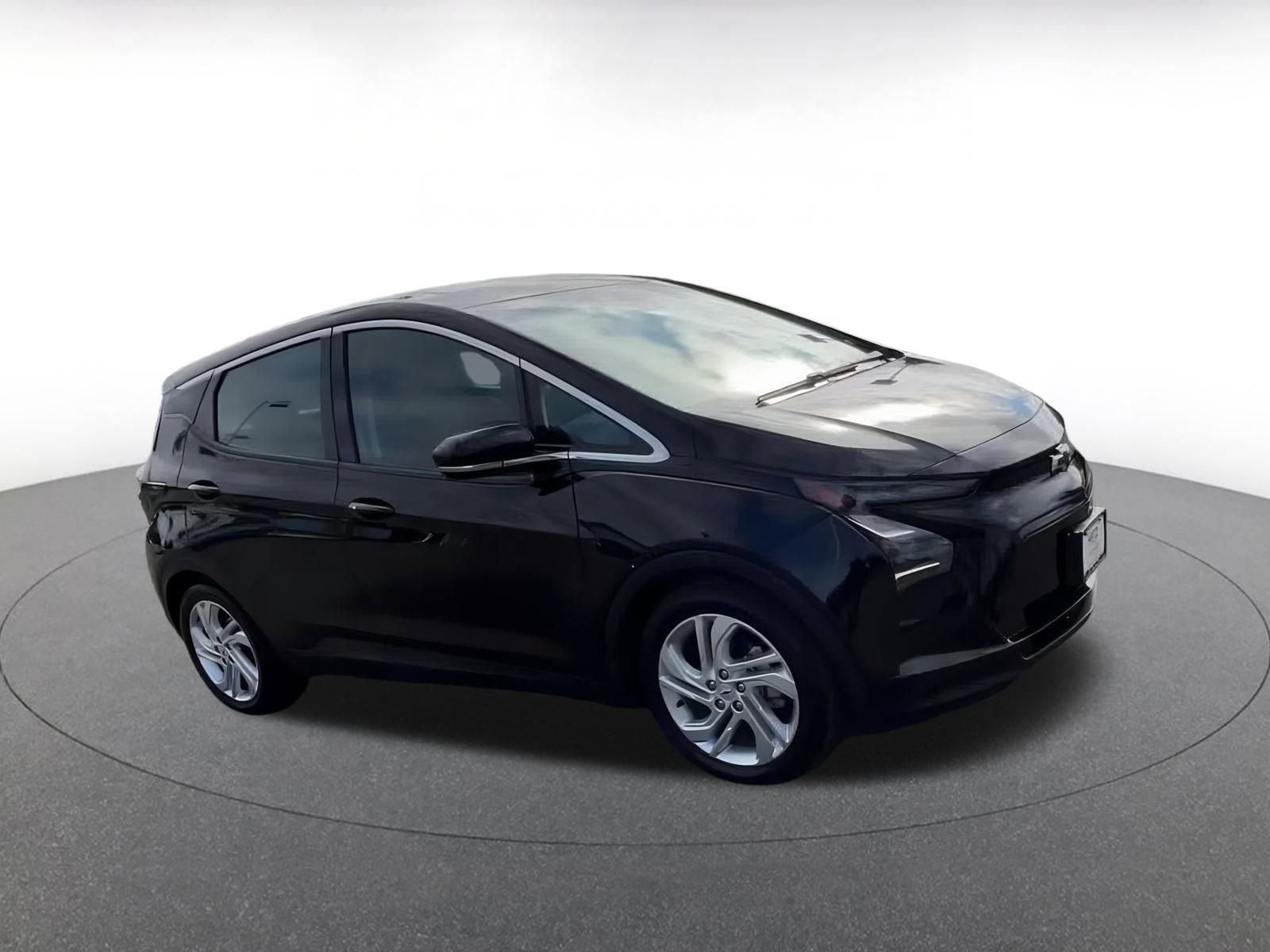 Thumbnail: 2023 Chevrolet Bolt EV - 2