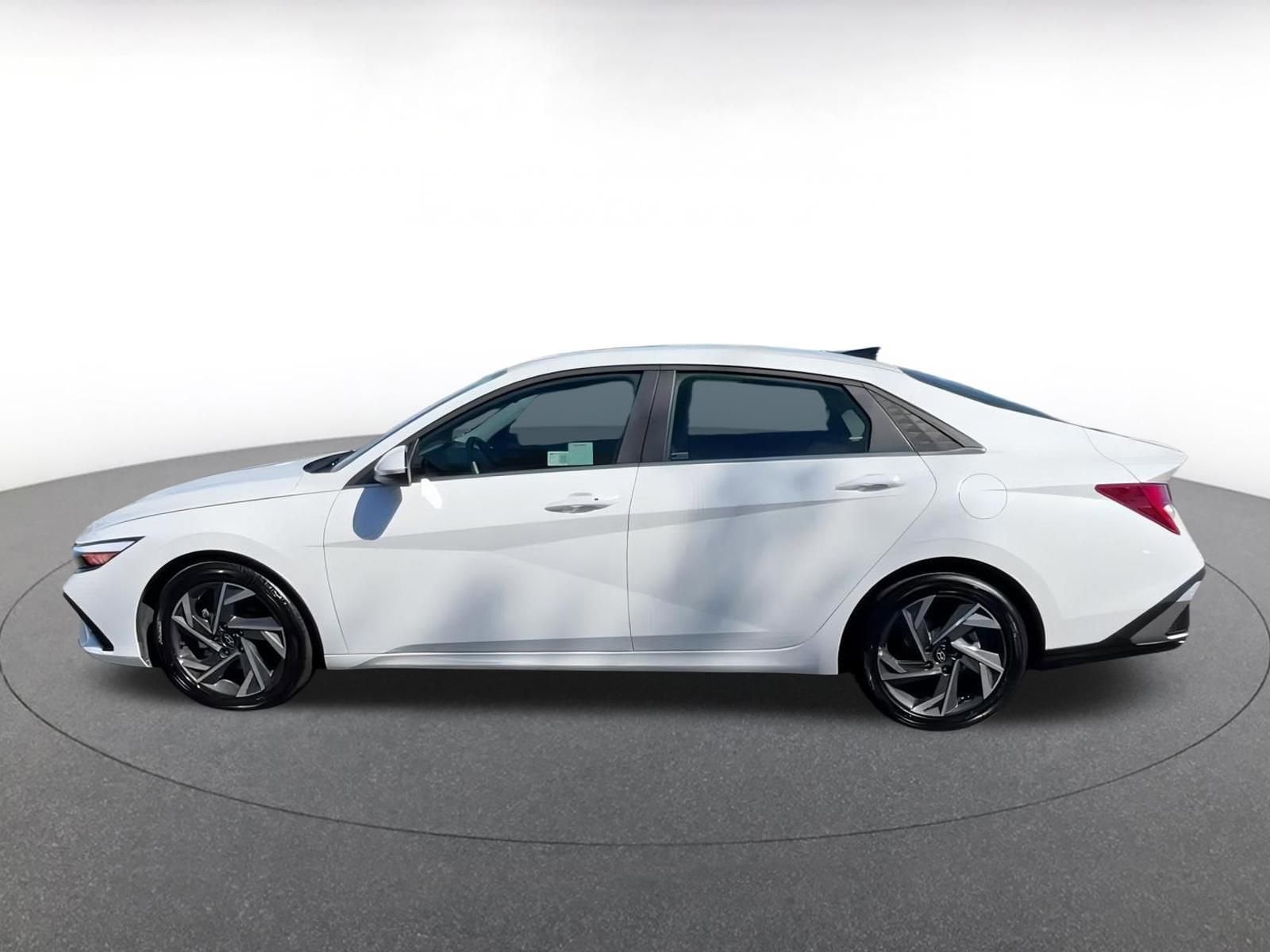 Thumbnail: 2025 Hyundai Elantra - 9