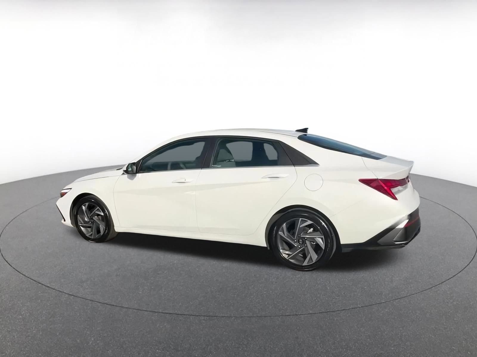 Thumbnail: 2025 Hyundai Elantra - 10