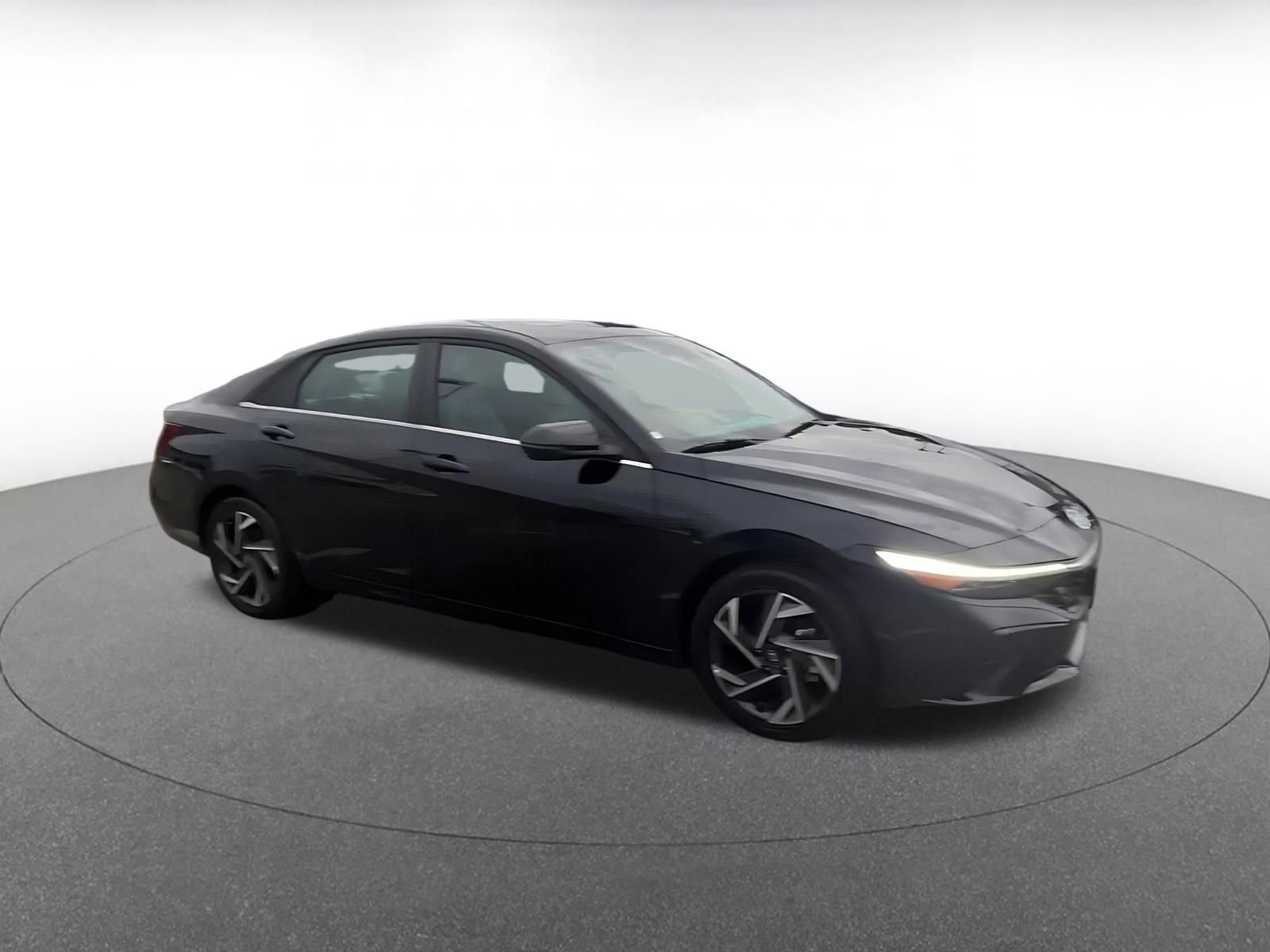 Thumbnail: 2025 Hyundai Elantra - 2