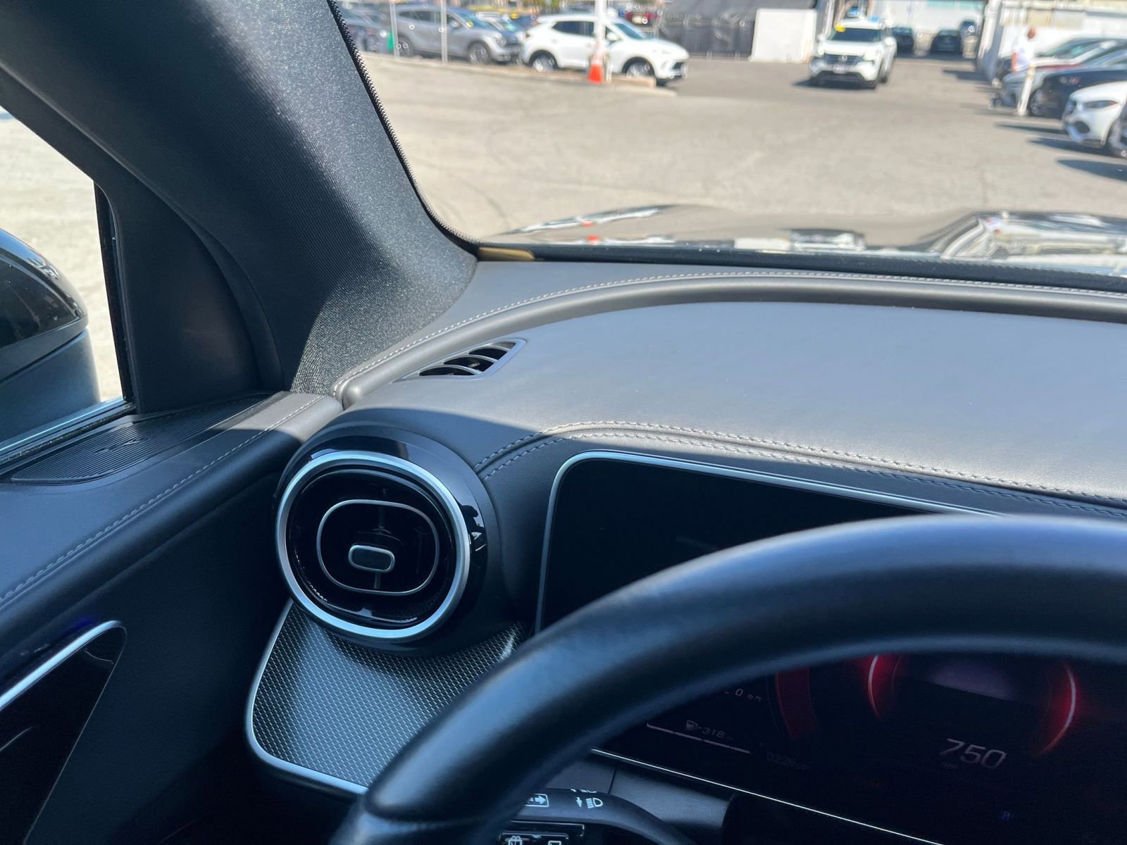 Thumbnail: 2024 Mercedes-Benz GLC - 34