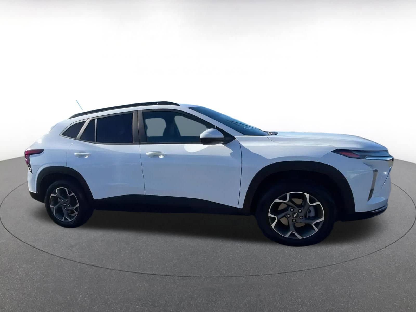 Thumbnail: 2025 Chevrolet Trax - 16