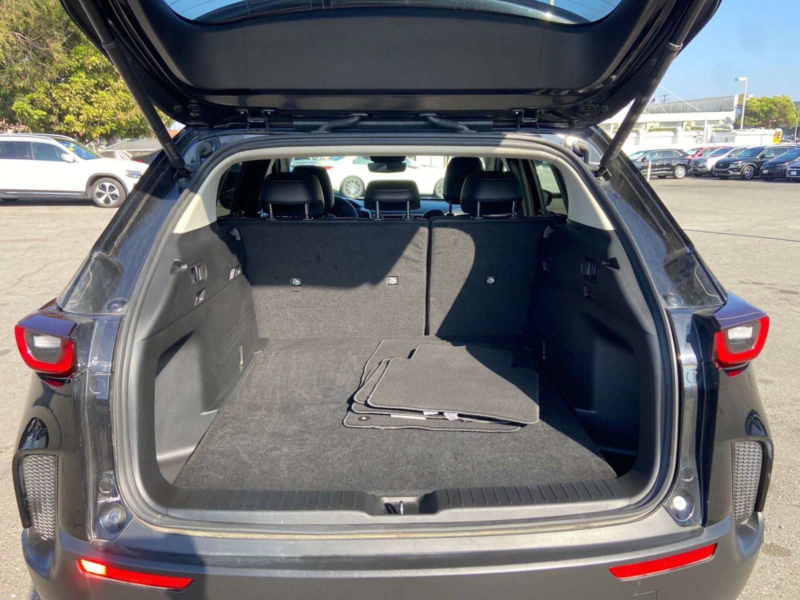 Thumbnail: 2025 Mazda CX-50 - 31