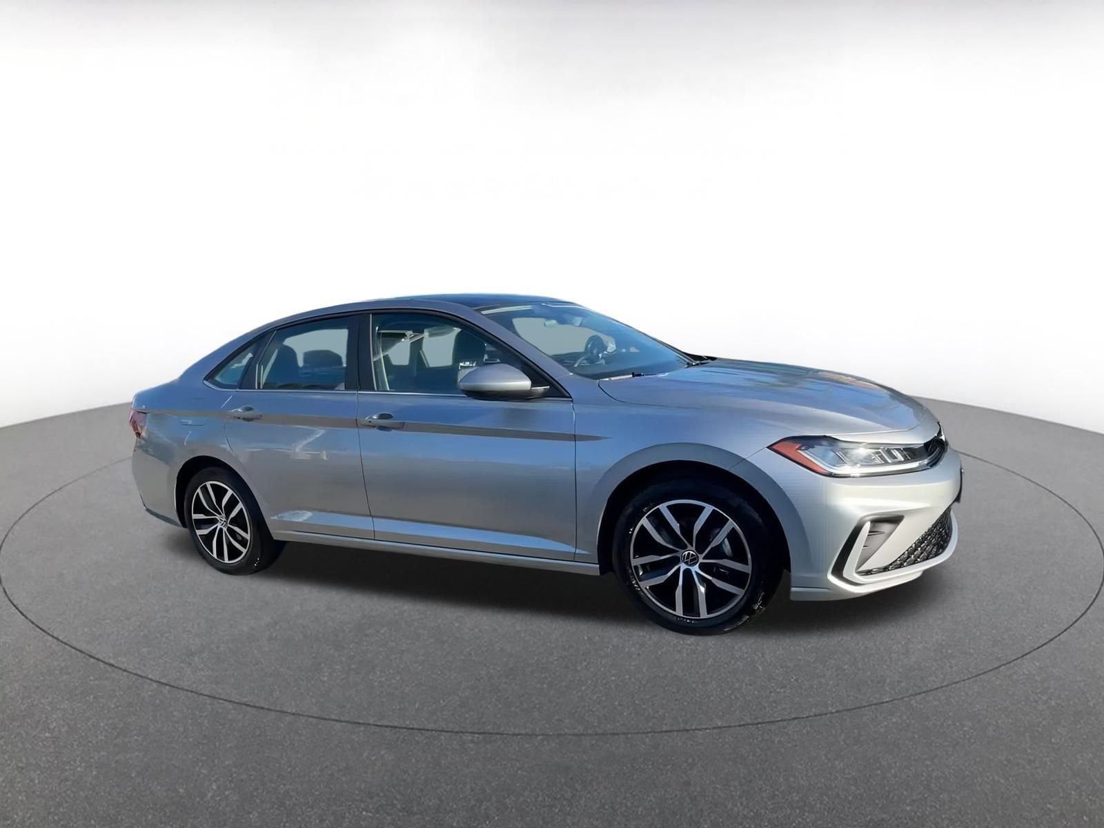 Thumbnail: 2025 Volkswagen Jetta - 2