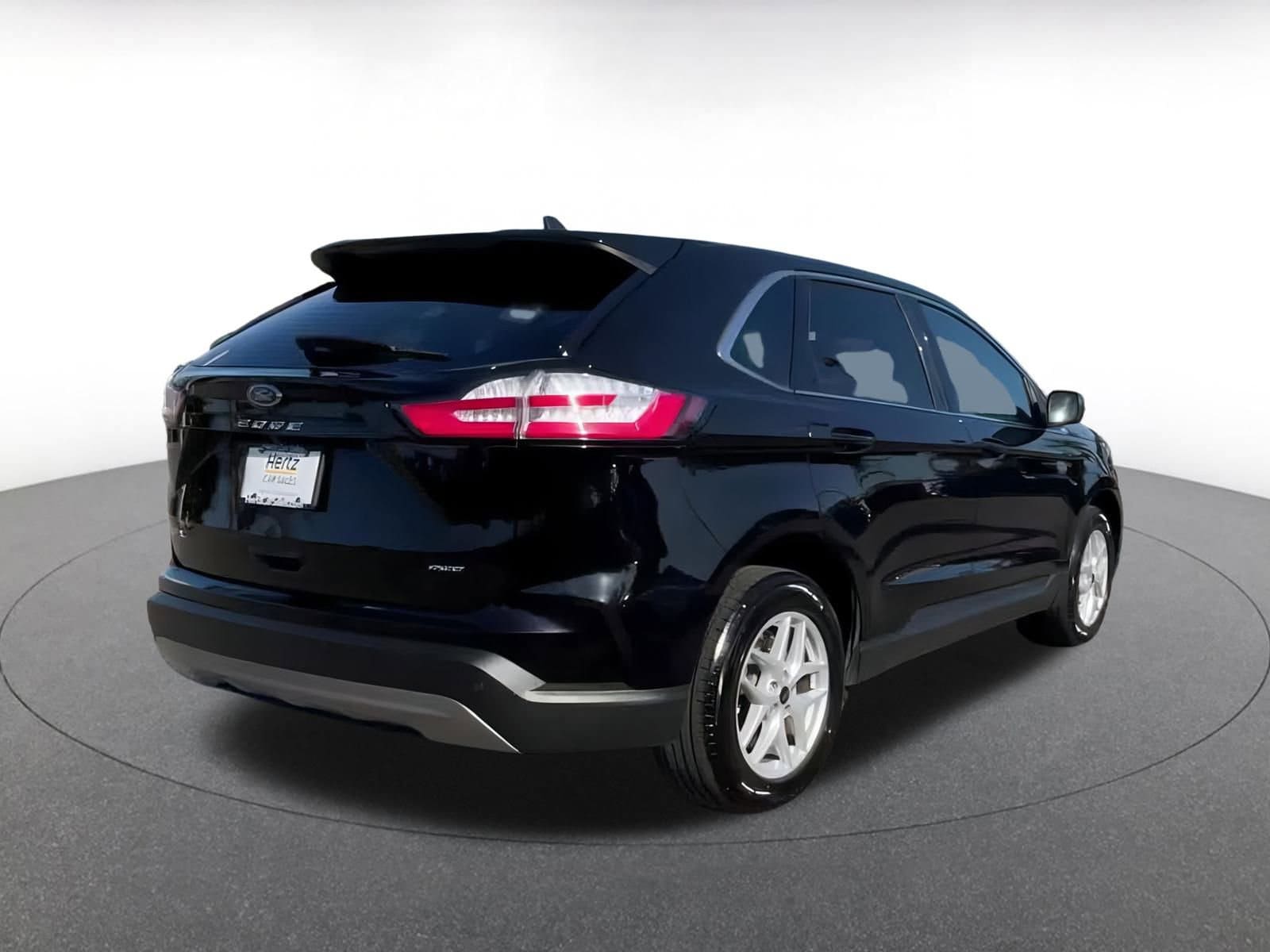 Thumbnail: 2023 Ford Edge - 10