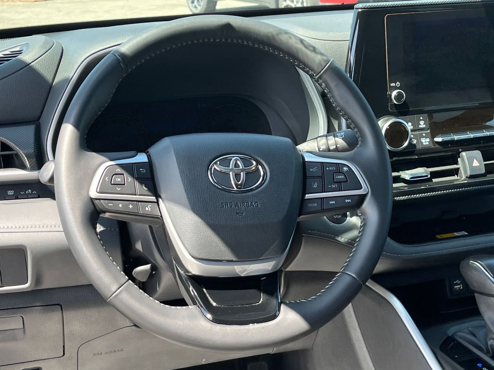 Thumbnail: 2025 Toyota Highlander - 29