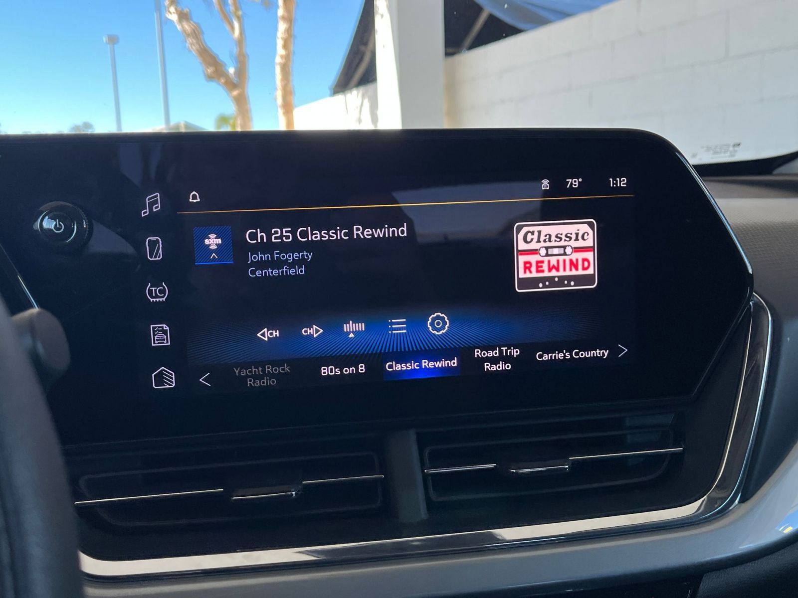 Thumbnail: 2025 Chevrolet Trax - 21