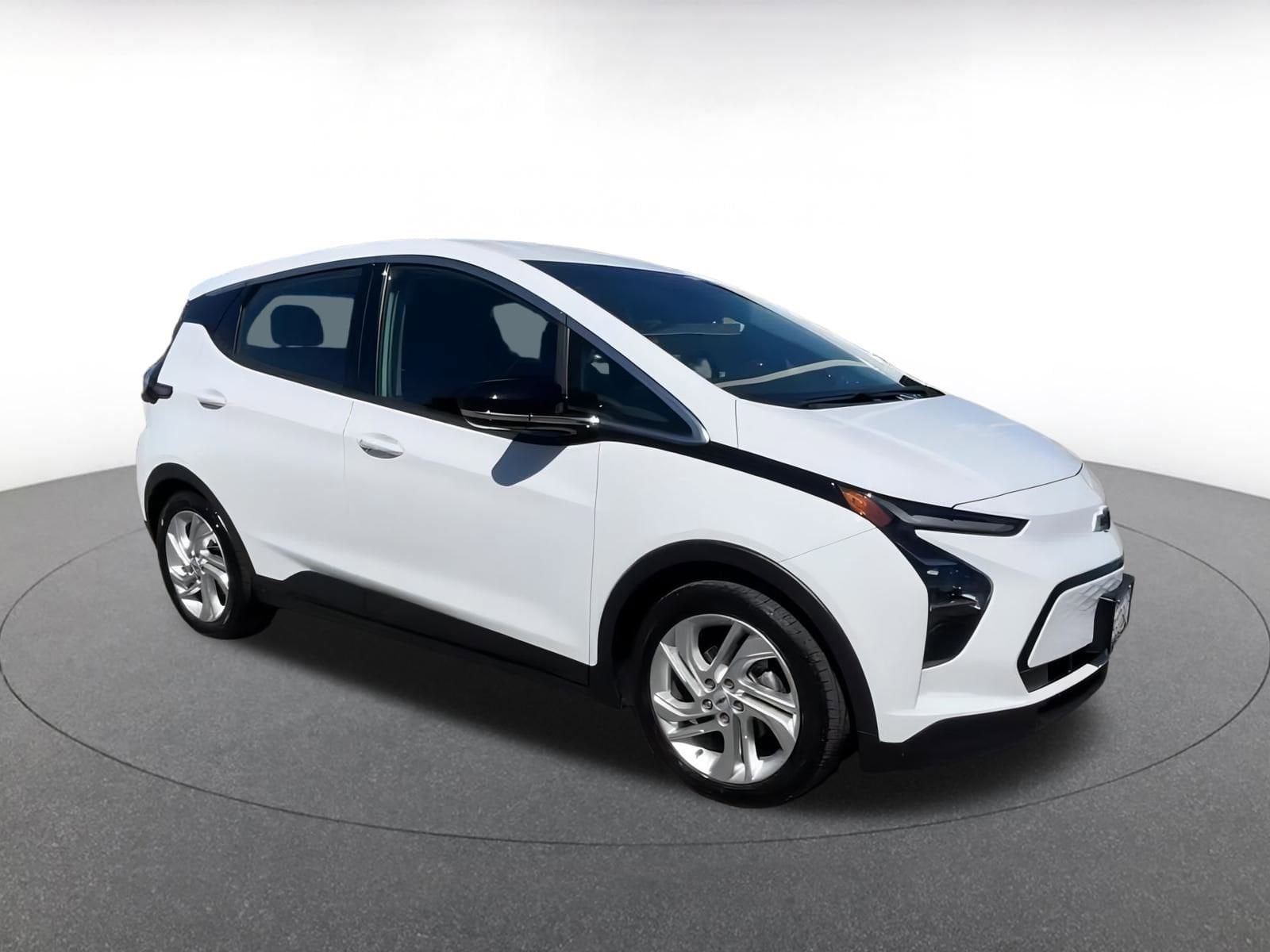 Thumbnail: 2023 Chevrolet Bolt EV - 2