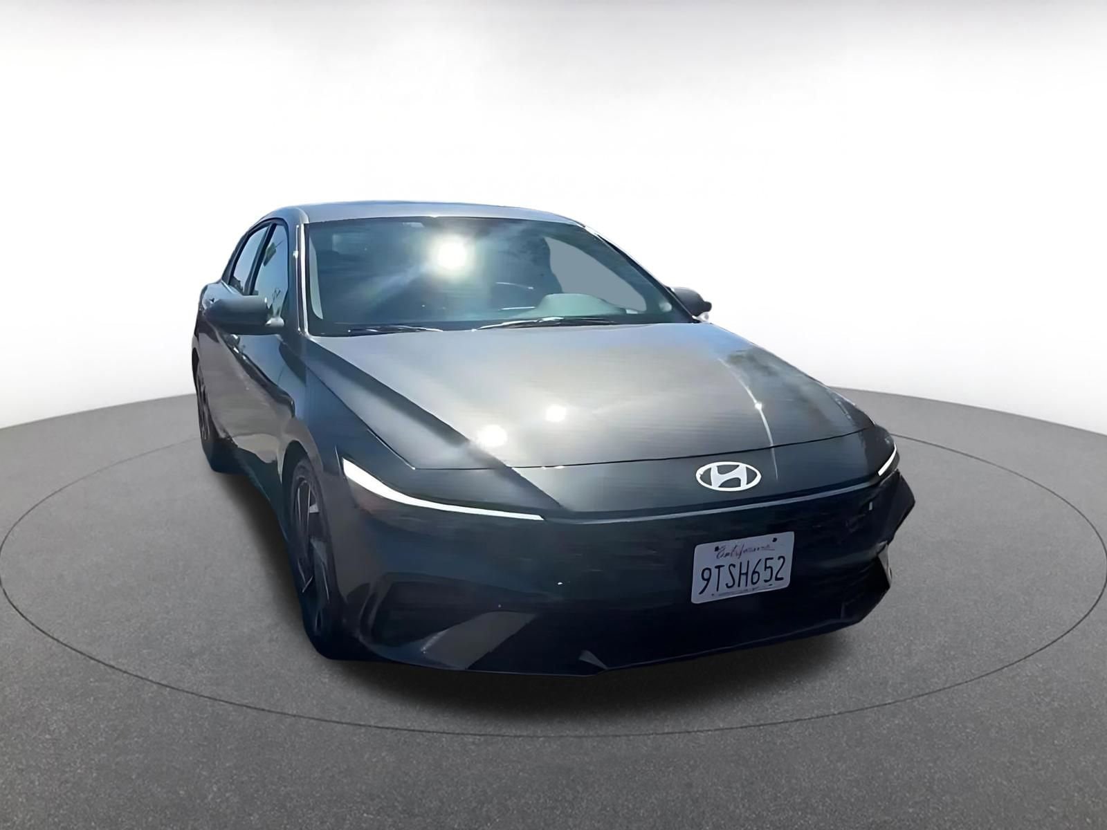 Thumbnail: 2025 Hyundai Elantra - 3