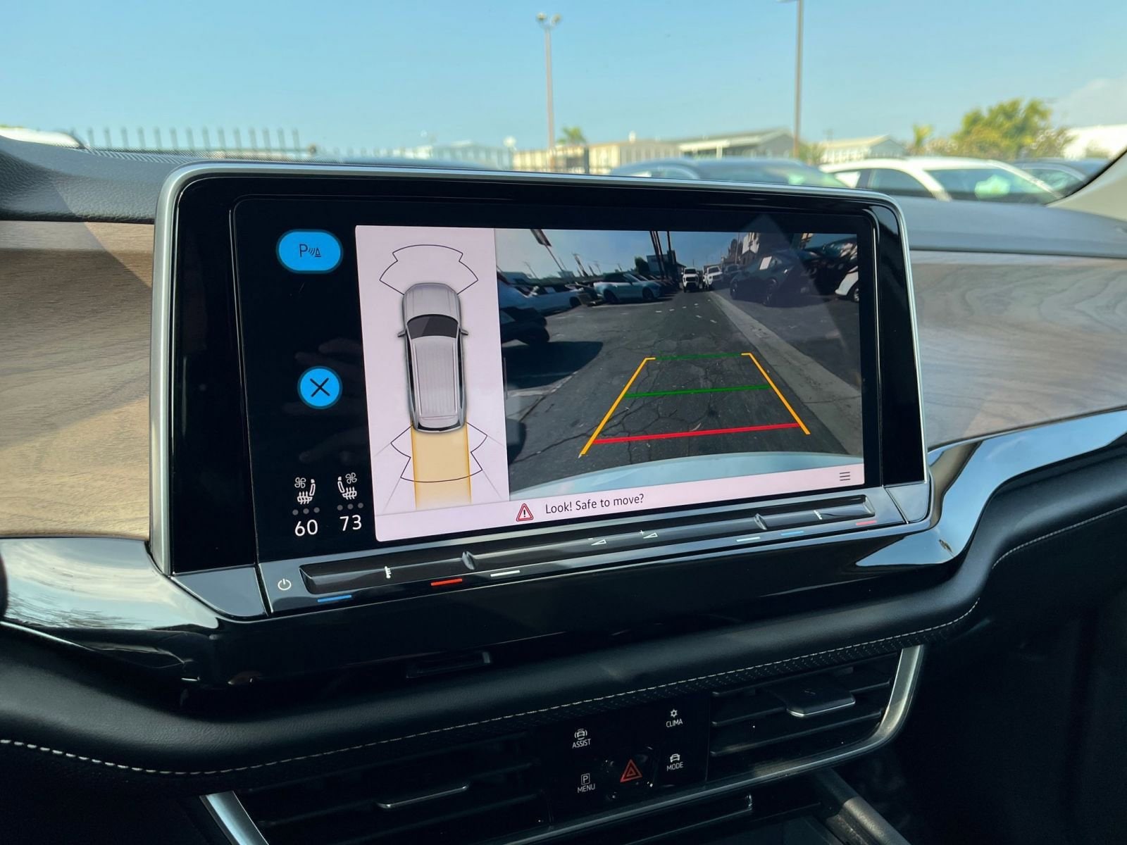 Thumbnail: 2025 Volkswagen Atlas - 17