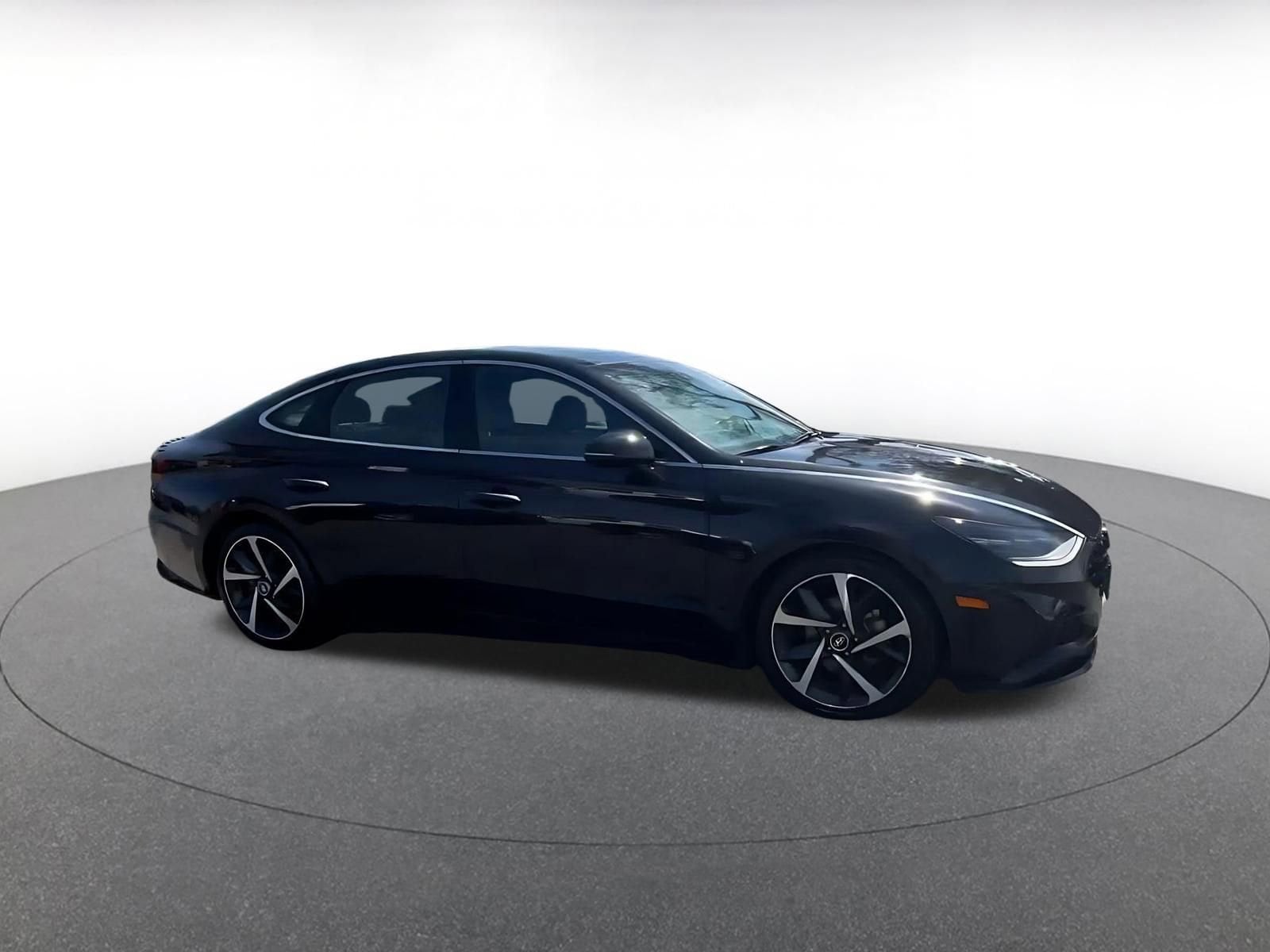 Thumbnail: 2023 Hyundai Sonata - 2