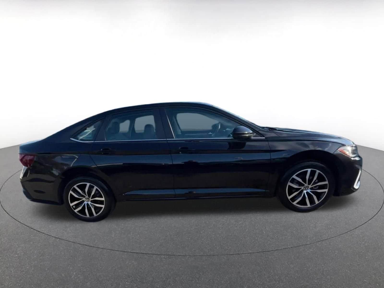 Thumbnail: 2025 Volkswagen Jetta - 16