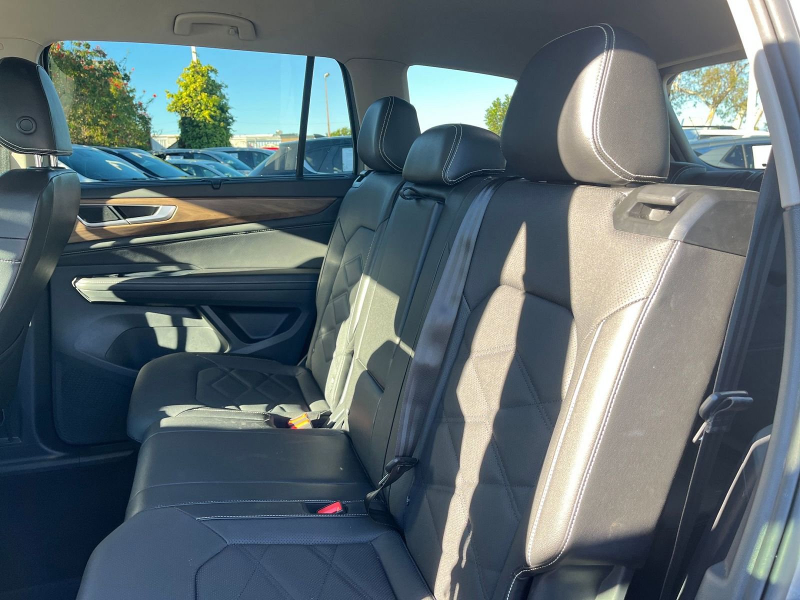 Thumbnail: 2025 Volkswagen Atlas - 25