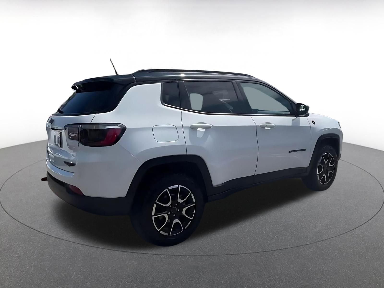 Thumbnail: 2025 Jeep Compass - 15