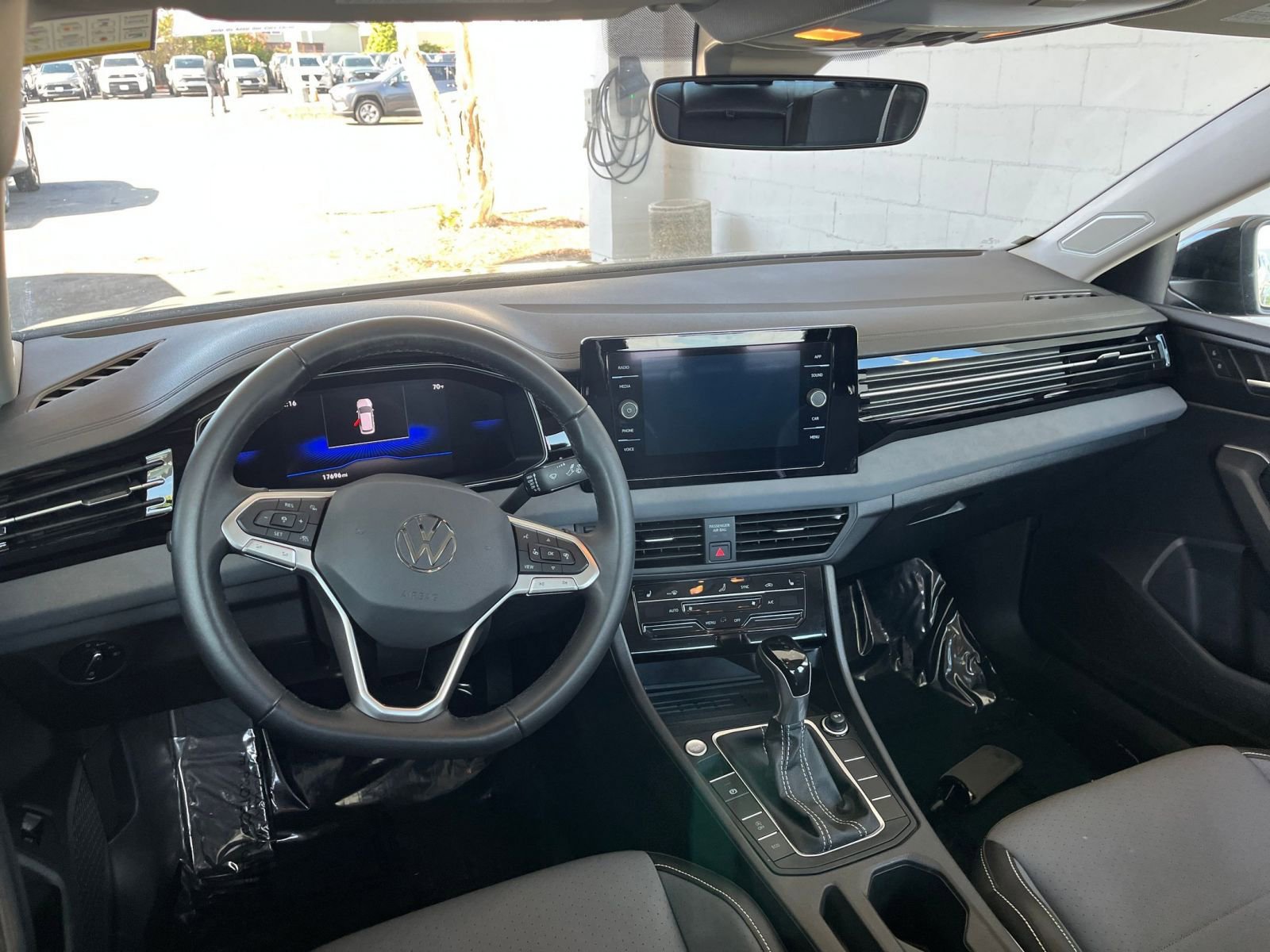 Thumbnail: 2025 Volkswagen Jetta - 33